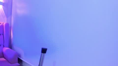 Snapshot of hoot_booys_ chatting on 10.31.25 hoot_booys_ online show from 10.31.25