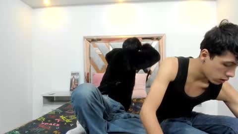 Snapshot of hoot_booys_ chatting on 11.05.25 hoot_booys_ online show from 11.05.25