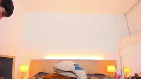 Snapshot of hoot_booys_ chatting on 11.15.25 hoot_booys_ online show from 11.15.25