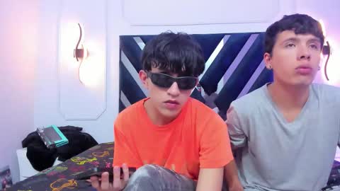 Snapshot of hoot_booys_ chatting on 11.17.25 hoot_booys_ online show from 11.17.25