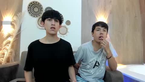 Snapshot of hoot_booys_ chatting on 11.22.25 hoot_booys_ online show from 11.22.25