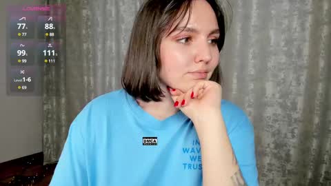 Snapshot of hoot_owl_cb chatting on 03.11.25 Karina online show from 03.11.25