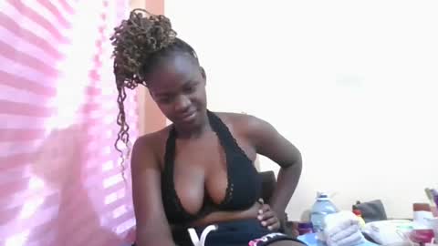 Snapshot of hope_terry chatting on 11.18.25 hope_terry online show from 11.18.25