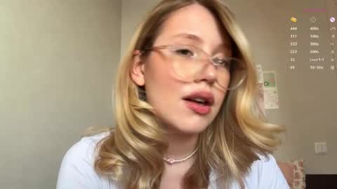 Audrey online show from 02.05.25