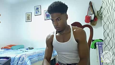 Snapshot of horneyguy2399 chatting on 01.06.25 sugarbaby online show from 01.06.25