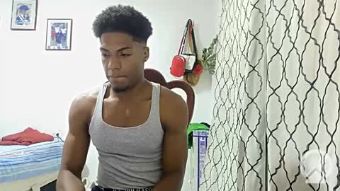 Snapshot of horneyguy2399 chatting on 01.07.25 sugarbaby online show from 01.07.25