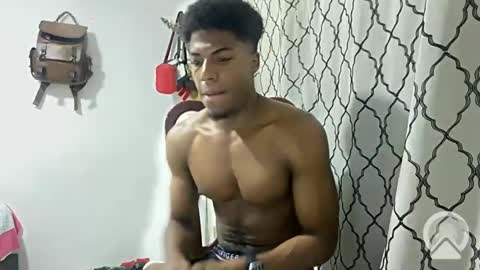 Snapshot of horneyguy2399 chatting on 01.22.25 sugarbaby online show from 01.22.25