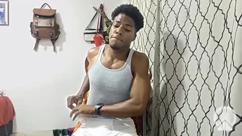 Snapshot of horneyguy2399 chatting on 01.23.25 sugarbaby online show from 01.23.25