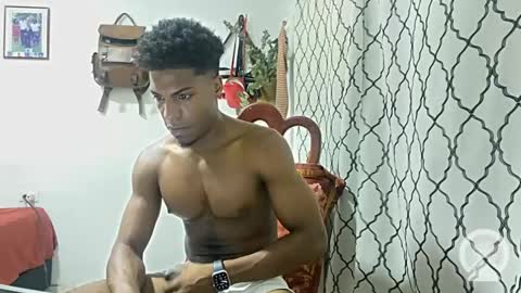 Snapshot of horneyguy2399 chatting on 01.24.25 sugarbaby online show from 01.24.25