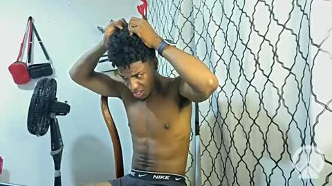 Snapshot of horneyguy2399 chatting on 02.09.25 sugarbaby online show from 02.09.25