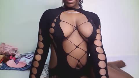 Snapshot of horny_cutiey chatting on 04.15.26 cutiey online show from 04.15.26