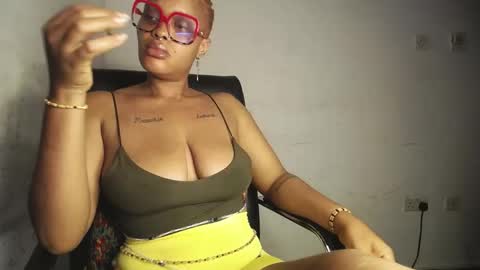 horny_ebonygirl_ online show from 04.15.26