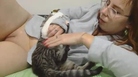 Snapshot of horny_hey chatting on 11.08.25 Serena online show from 11.08.25