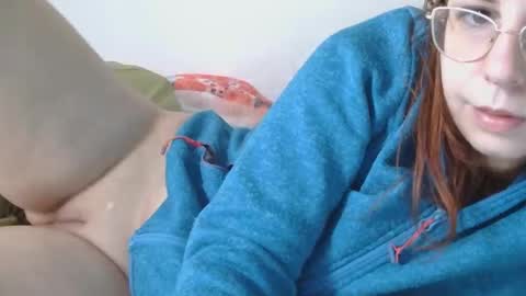 Snapshot of horny_hey chatting on 11.17.25 Serena online show from 11.17.25