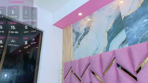 Snapshot of hornyhousekeeper_ chatting on 10.04.25 Valentina online show from 10.04.25