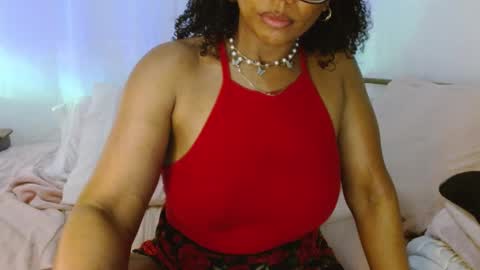 Snapshot of hornylittlehoney chatting on 03.02.25 Horny Little Honey online show from 03.02.25