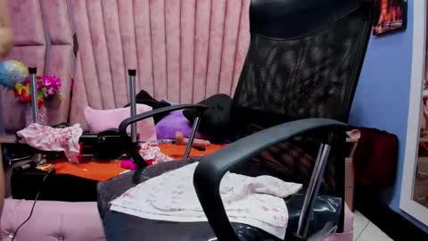 hornyskinny26 online show from 11.12.25