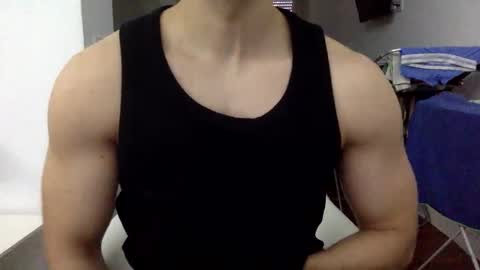 Snapshot of hornyspaniard93 chatting on 04.25.26 hornyspaniard93 online show from 04.25.26