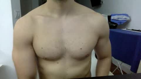 Snapshot of hornyspaniard93 chatting on 04.27.26 hornyspaniard93 online show from 04.27.26