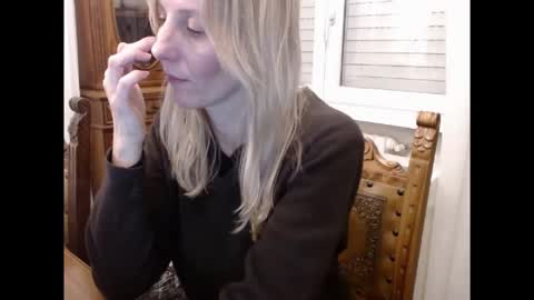 Snapshot of hornyssima chatting on 11.05.25 Hornyssima online show from 11.05.25