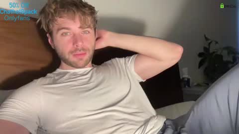 Snapshot of hot8pack01 chatting on 02.04.26 Edward aka Wolf online show from 02.04.26