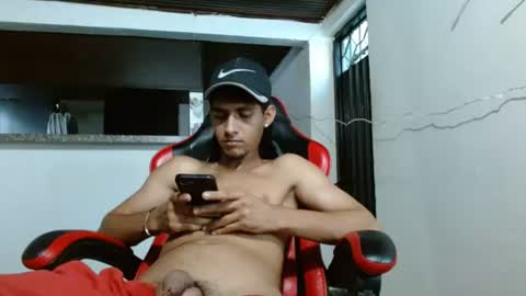 Snapshot of hot__mechanic chatting on 06.22.26 hot__mechanic online show from 06.22.26
