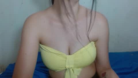 Snapshot of hot_and_complacent_latin chatting on 12.18.25 hot_and_complacent_latin online show from 12.18.25