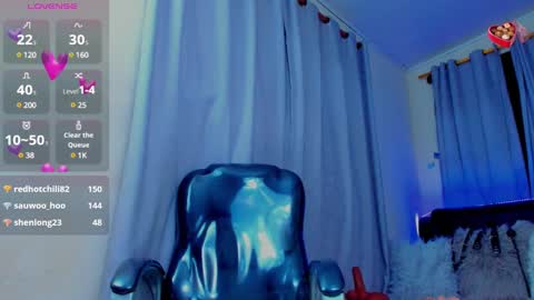 Snapshot of hot_beauty__ chatting on 02.25.25 VALENTINA online show from 02.25.25