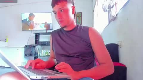 Snapshot of hot_boy_04 chatting on 07.19.26 hot boy 04 online show from 07.19.26