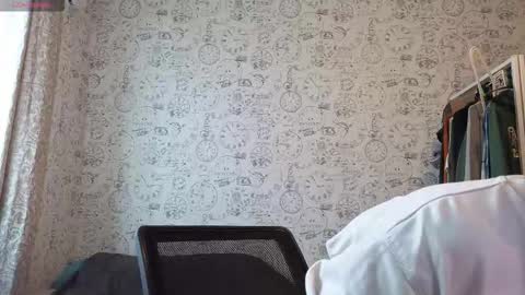 Snapshot of hot_boy_oscar chatting on 10.04.25 Oscar online show from 10.04.25