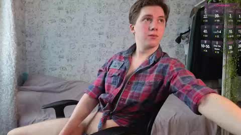 Snapshot of hot_boy_oscar chatting on 11.10.25 Oscar online show from 11.10.25