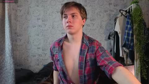 Snapshot of hot_boy_oscar chatting on 11.28.25 Oscar online show from 11.28.25