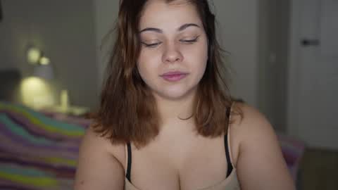 Snapshot of hot_chill__ chatting on 01.21.25 LiluCaroline online show from 01.21.25