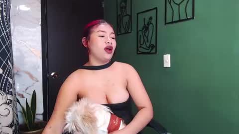 Snapshot of hot_chocolate_4u chatting on 06.24.26 hot chocolate 4u online show from 06.24.26
