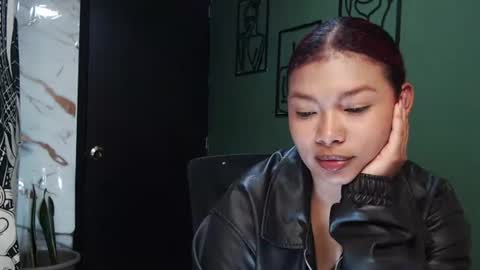 Snapshot of hot_chocolate_4u chatting on 07.30.26 hot chocolate 4u online show from 07.30.26