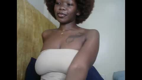 Snapshot of hot_ebony11 chatting on 02.24.25 chooo pie online show from 02.24.25