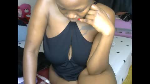 Snapshot of hot_ebony11 chatting on 09.19.25 chooo pie online show from 09.19.25