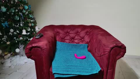 Snapshot of hot_hayde chatting on 01.07.25 Aly online show from 01.07.25