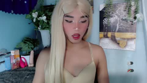Snapshot of hot_khianna chatting on 04.16.26 Khianna online show from 04.16.26