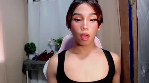 Snapshot of hot_khianna chatting on 04.29.26 Khianna online show from 04.29.26