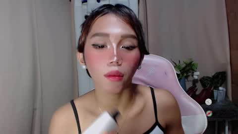 Snapshot of hot_khianna chatting on 05.04.26 Khianna online show from 05.04.26