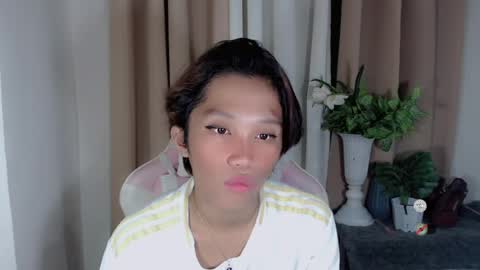 Snapshot of hot_khianna chatting on 05.17.26 Khianna online show from 05.17.26