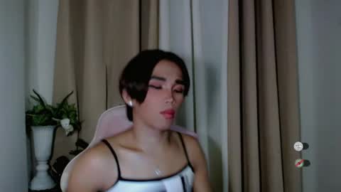 Snapshot of hot_khianna chatting on 05.21.26 Khianna online show from 05.21.26