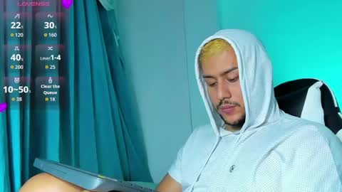 Snapshot of hot_latino_boy_ chatting on 04.06.26 Alejandro online show from 04.06.26