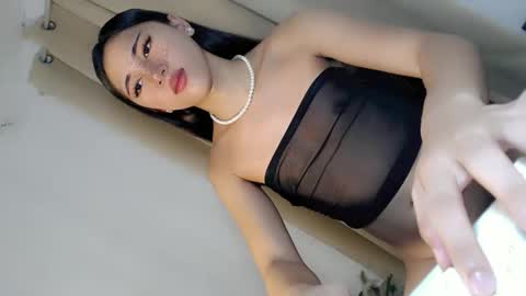hot_little_angel18 online show from 05.15.26