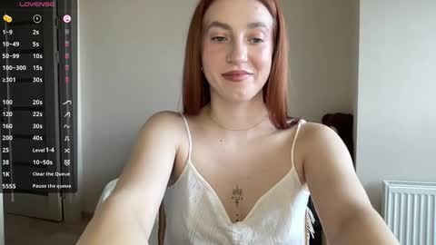 Snapshot of hot_lliinns chatting on 12.22.25 Lina online show from 12.22.25