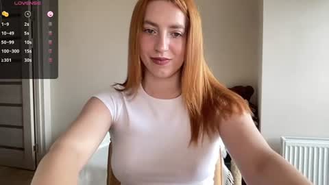 Snapshot of hot_lliinns chatting on 06.13.26 Lina online show from 06.13.26