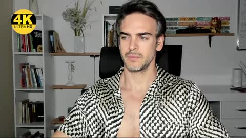 Snapshot of hot_martin25 chatting on 12.17.24 Martin online show from 12.17.24