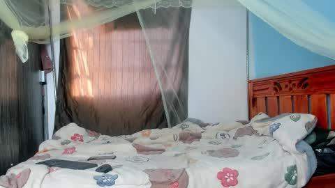 Snapshot of hot_moxie chatting on 10.02.25 hot_moxie online show from 10.02.25