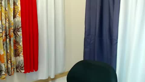 hot_petit69 online show from 02.01.26